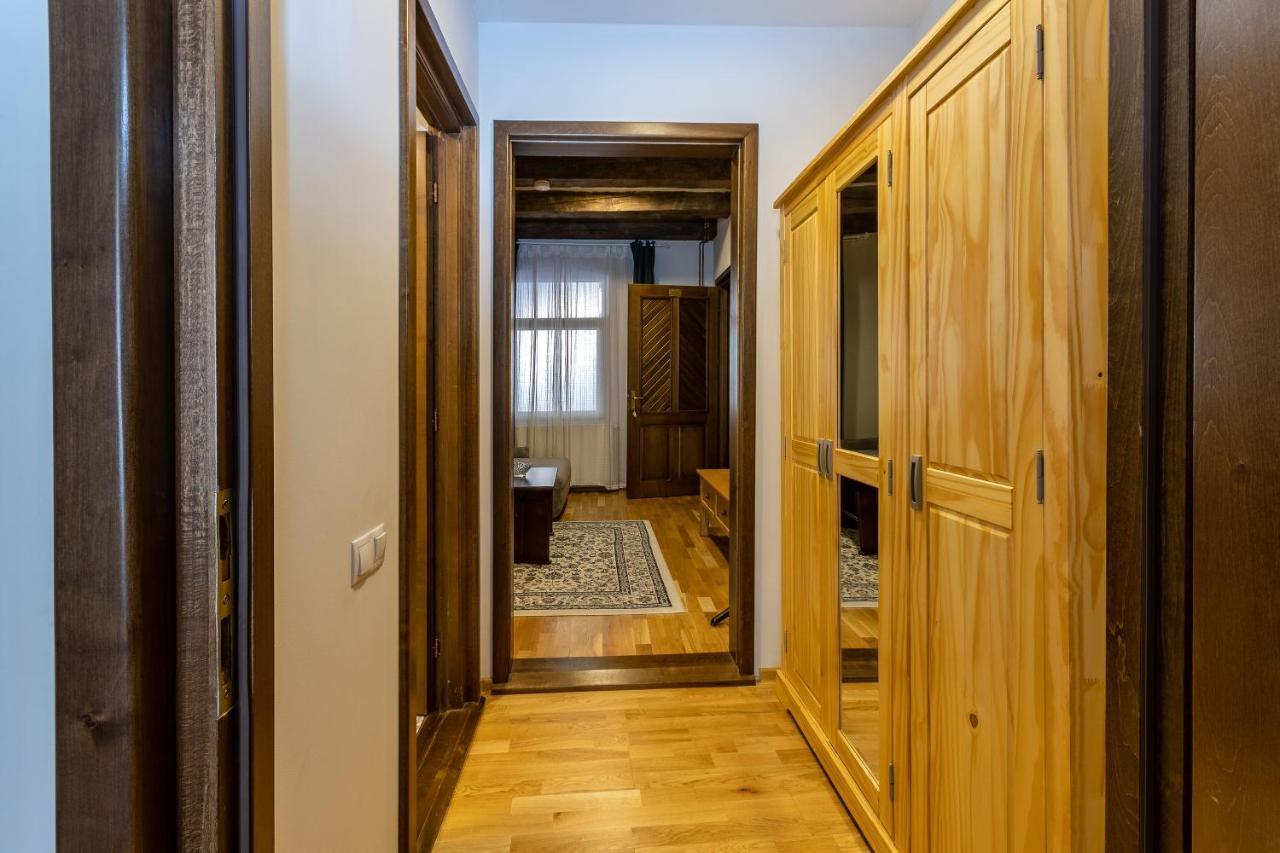 מלון בראשוב Wood House Republicii מראה חיצוני תמונה