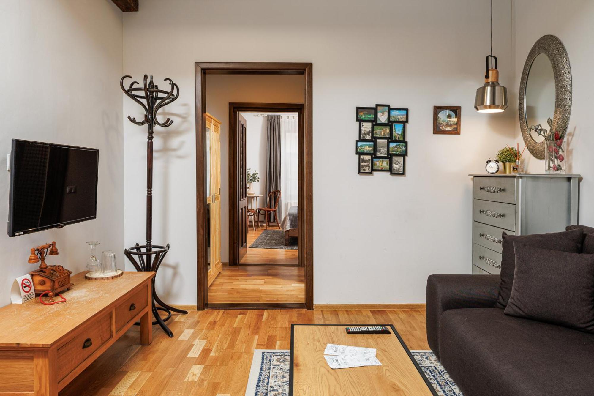 מלון בראשוב Wood House Republicii מראה חיצוני תמונה